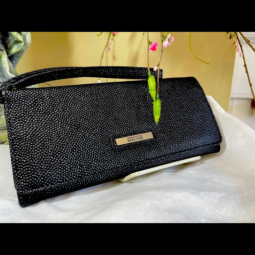 Kenneth Cole zip wallet with wristlet strap